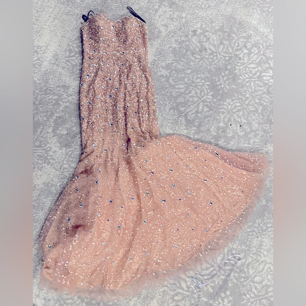 Women’s size 6 Milano, peach mermaid style dress with sequin and rhinestone